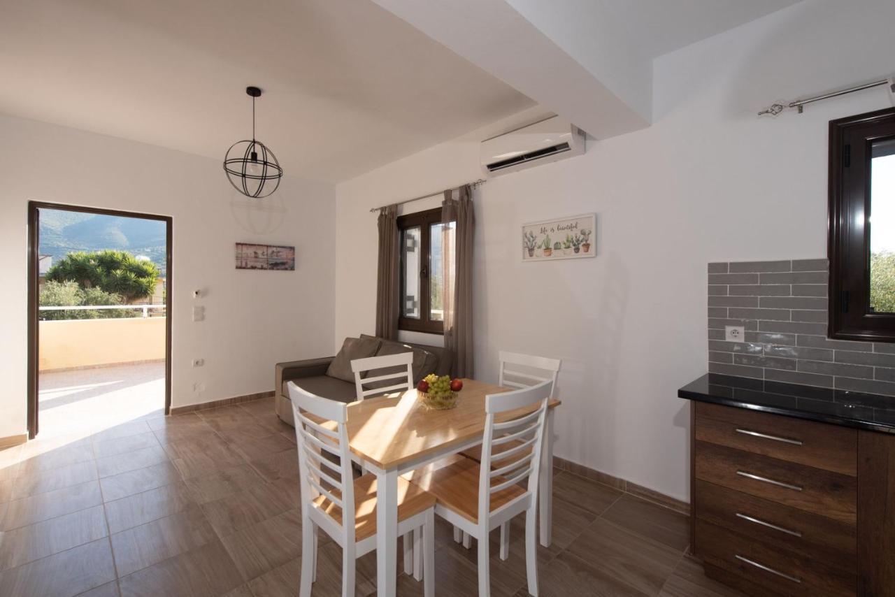 Mariettas Apartment Alykes  Luaran gambar